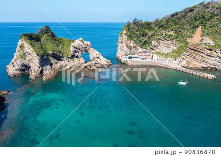 空撮「千葉県」千葉県の島・浮島（鋸南町） 90836870