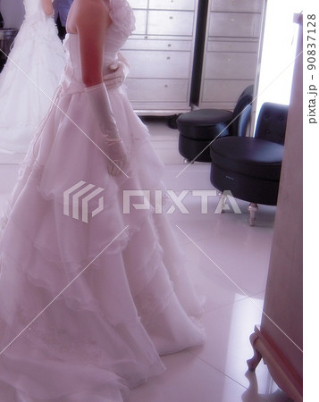 ウエディングドレス 90837128