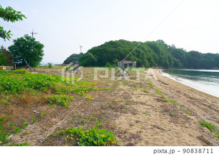 笠岡諸島最大の島・北木島 陸繋砂州にあった楠浦海水浴場跡の風景1 岡山県笠岡市 笠岡諸島最大の島・北木島 陸繋砂州にあった楠浦海水浴場跡の風景1 岡山県笠岡市 90838711