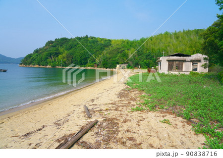 笠岡諸島最大の島・北木島 陸繋砂州にあった楠浦海水浴場跡の風景3 岡山県笠岡市 笠岡諸島最大の島・北木島 陸繋砂州にあった楠浦海水浴場跡の風景3 岡山県笠岡市 90838716