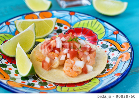 メキシコ料理の美味しいタコス メキシコ料理の美味しいタコス 90838760