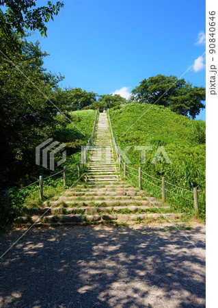 丸墓山古墳 さきたま古墳公園 埼玉古墳群 円墳 丸墓山古墳 さきたま古墳公園 埼玉古墳群 円墳 90840646