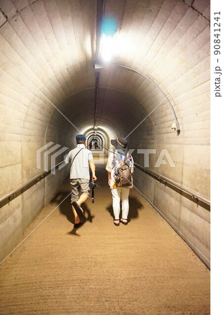 不二洞　鍾乳洞　洞入口　人口トンネル　川和自然公園　県天然記念物　 90841241