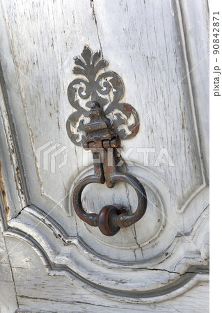 The mansion is no longer very beautiful The mansion is no longer very beautiful 90842871