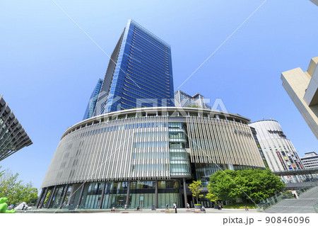 大阪市北区梅田　初夏のグランフロント大阪とうめきた広場 90846096