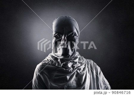 Portrait of a scary ghost over dark misty background 90846716