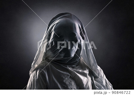 Portrait of a scary ghost over dark misty background 90846722