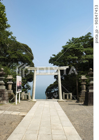 茨城県大洗町 大洗磯前神社 鳥居と海の写真素材 [90847453] - PIXTA