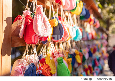 氷川神社のふくろ絵馬掛け 90849540