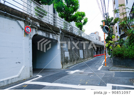 都市のトンネル 90851097