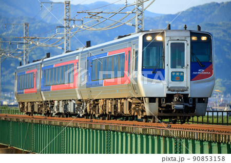 N2000系 特急「宇和海」(JR四国) N2000系 特急「宇和海」(JR四国) 90853158