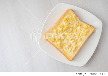 手作りコーンマヨトースト 手作りコーンマヨトースト 90853417