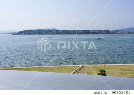 SDGs 中海宍道湖ジオパーク指定の美しい宍道湖岸（県立美術館から見る） 90853505