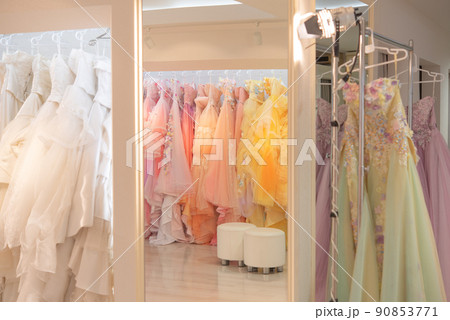 ウェディングドレス ドレス選び 美しいレース 90853771