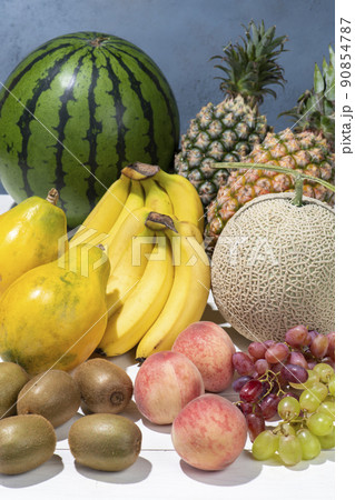 夏が旬の果物の集合 夏が旬の果物の集合 90854787