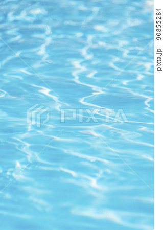 夏色のイメージ 　背景素材　水面　テクスチャ  90855284