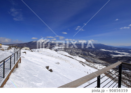 [定額] 車山の山頂から望む厳冬期の風景 ( 八ヶ岳 方面 ) 90856359