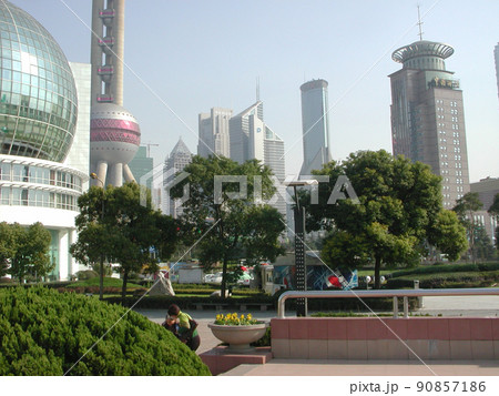 Financial area @Shanghai city / 公園から眺める上海の金融街 Financial area @Shanghai city / 公園から眺める上海の金融街 90857186
