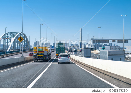 《東京都》首都高速・湾岸線を走行 《東京都》首都高速・湾岸線を走行 90857330