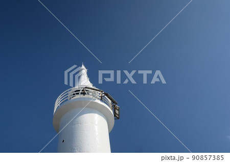 青空と白い灯台 青空と白い灯台 90857385