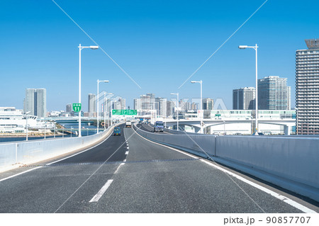 《東京都》首都高速・台場線を走行 《東京都》首都高速・台場線を走行 90857707