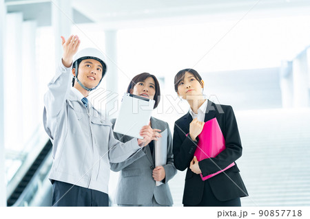 作業員　ビジネスイメージ　ビジネス　オフィス　仕事　会社　会社員　サラリーマン 90857718