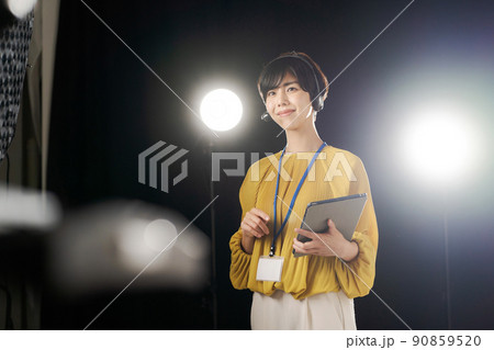 舞台スタッフ　女性　 90859520