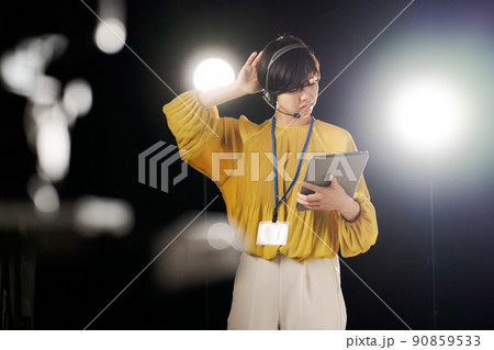 舞台スタッフ　女性　 90859533