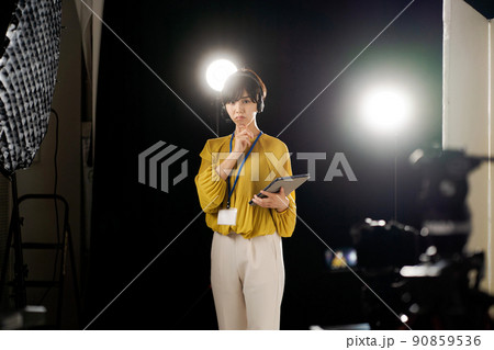 舞台スタッフ　女性　 90859536