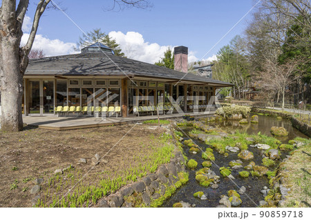 山梨県立 富士湧水の里水族館 森の学習館 山梨県立 富士湧水の里水族館 森の学習館 90859718