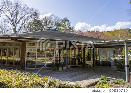 山梨県立　富士湧水の里水族館　森の学習館 90859719