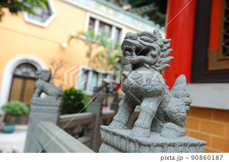 Chinese lion statue in temple Chinese lion statue in temple 90860187