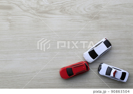 自動車事故_追突 90863504
