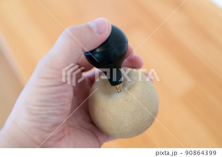 ソフトテニスボールの空気入れ 90864399