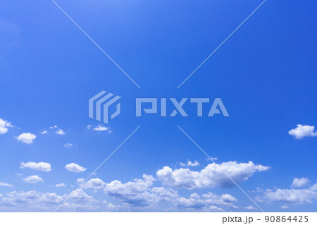 青い空・白い雲 90864425