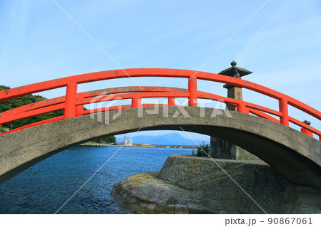 【島根県】晴天の弁天波止場（筑紫社　和田津見社） 90867061