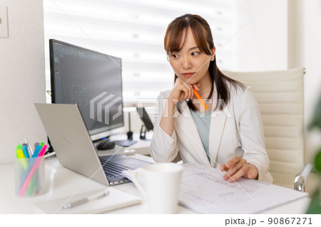 若い女性一級建築士　独立　建築設計事務所 90867271