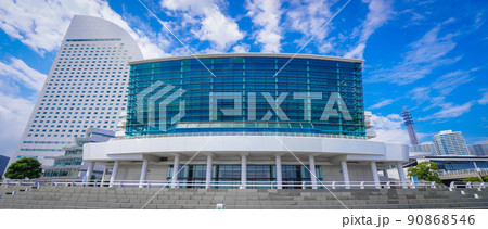 臨港パークからパシフィコ横浜国立大ホール（神奈川県横浜市みなとみらい） 90868546
