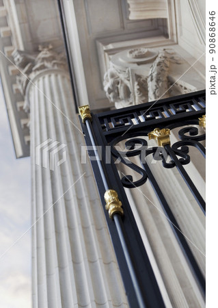 Details of a stylish Parisian facade 90868646
