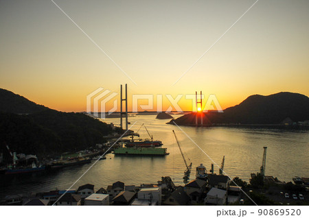 女神大橋と美しい夕日 女神大橋と美しい夕日 90869520