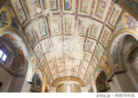 Ceiling paintings of the chapel of the Hospital de Santiago, Ubeda, Spain Ceiling paintings of the chapel of the Hospital de Santiago, Ubeda, Spain 90870438