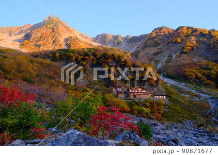 秋の北穂高岳 90871677