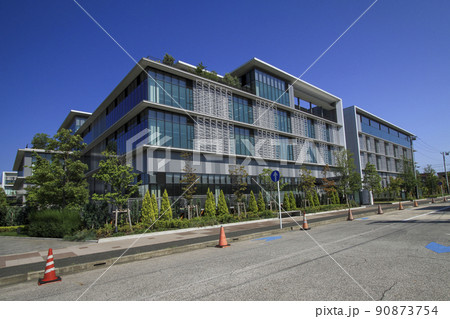 キングスカイフロントの島津製作所とリサーチゲートビルディング殿町3(RGB3) 90873754