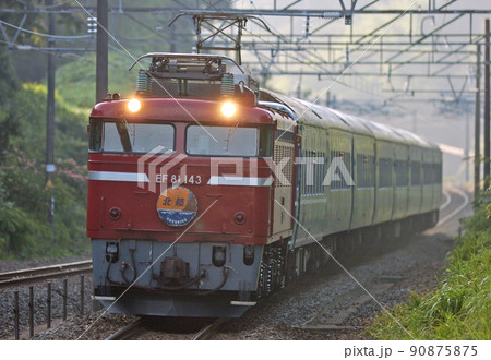 北陸本線　倶利伽羅　JR東日本　EF81-143（長岡）＋14系（尾久）　北陸 90875875