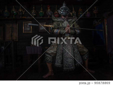 Portrait Khon mask Tos-Sa-Kun from Ramayana epic story at Baan Silapin (Artist House) in klong bang luang floating market. Portrait Khon mask Tos-Sa-Kun from Ramayana epic story at Baan Silapin (Artist House) in klong bang luang floating market. 90878869