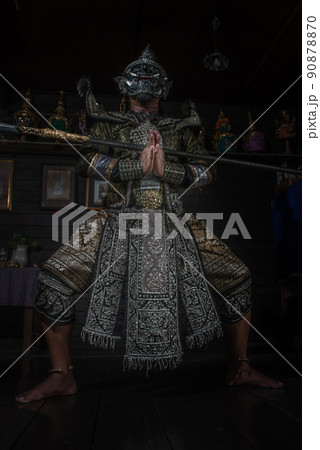 Portrait Khon mask Tos-Sa-Kun from Ramayana epic story at Baan Silapin (Artist House) in klong bang luang floating market. Portrait Khon mask Tos-Sa-Kun from Ramayana epic story at Baan Silapin (Artist House) in klong bang luang floating market. 90878870
