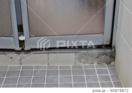 築35年の浴室 タイルの割れ リフォーム 築35年の浴室 タイルの割れ リフォーム 90878872