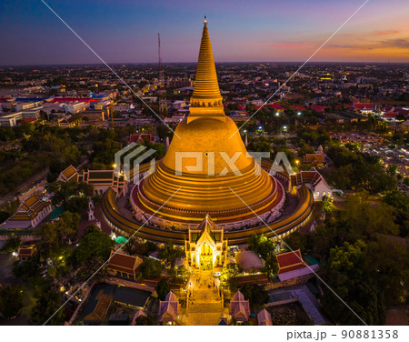 Aerial view of Phra Pathom Chedi biggest stupa in Nakhon Pathom, Thailand 90881358
