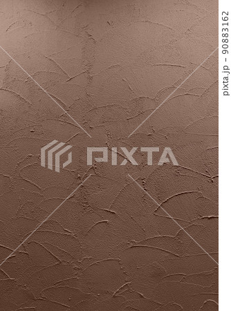 コテ塗りで仕上げた自然の色、カフェブラウンの壁 90883162