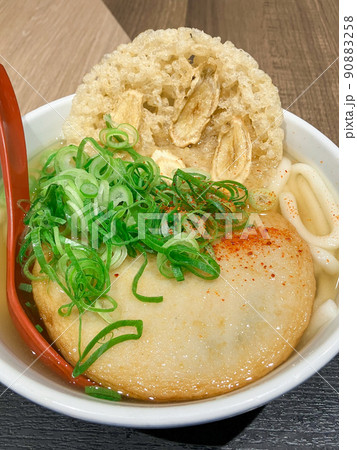 福岡博多名物・丸天とごぼ天のうどん 福岡博多名物・丸天とごぼ天のうどん 90883258